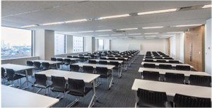 大会議室（102席）